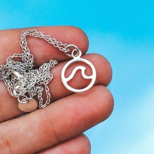 pura vida wave necklace